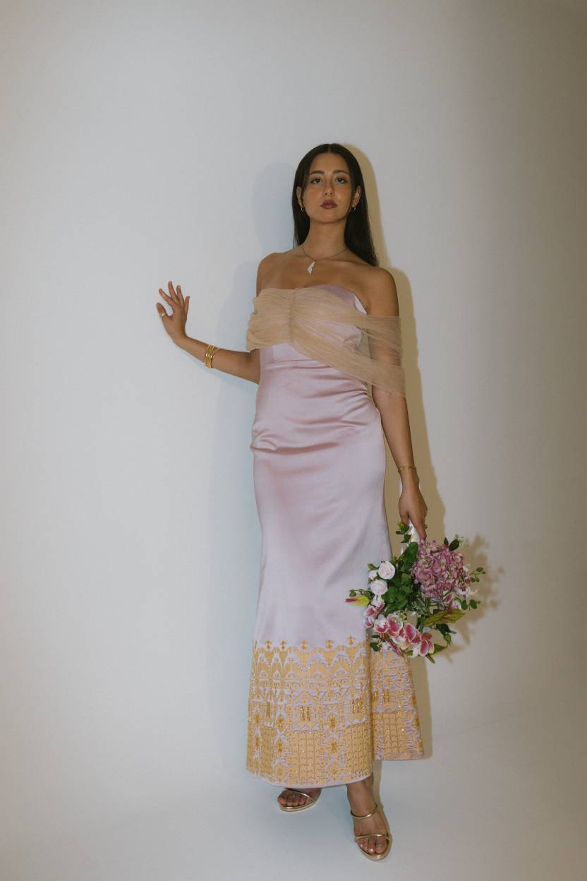[The Ultimate Guide] Luxurious Fabrics for Your Dream Wedding Dress - Deerah