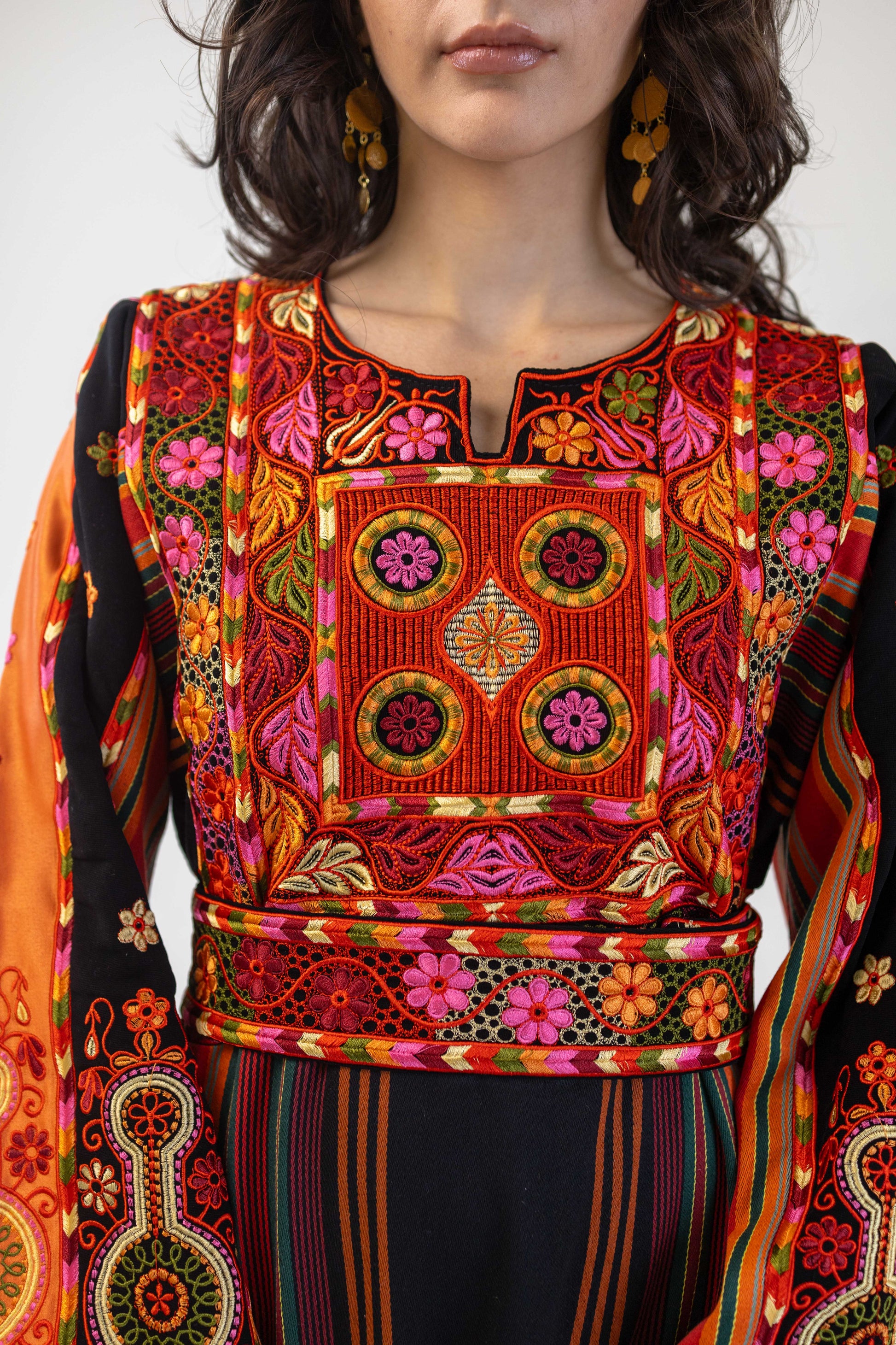 The Majdalawi Traditional Palestinian Thobe Dress Deerah