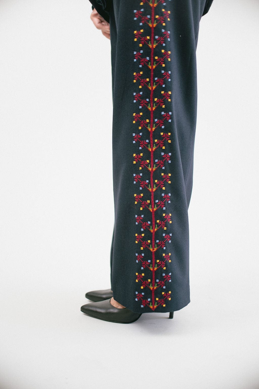 Buy Men's Charcoal Solid Knit Trouser @Tailorman Custom Made Ready To Wear  Trousers