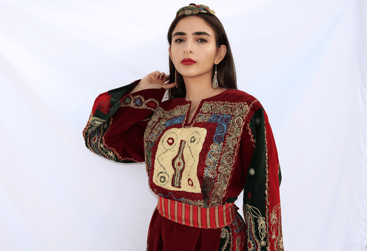Malaka - Hand Embroidered Tahreera Palestinian Dress Thobe - Deerah