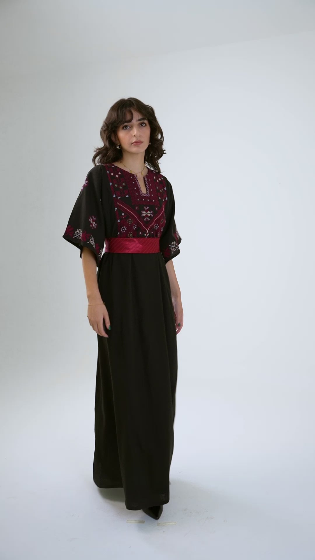 The Iman ايمان - Hand Embroidered Linen Palestinian Thobe