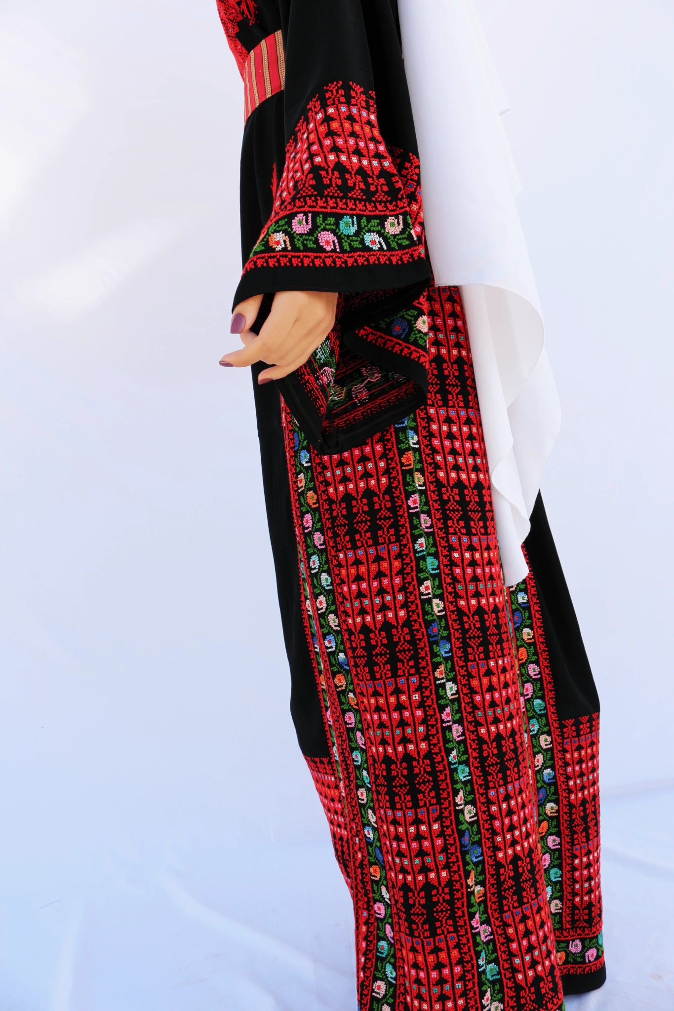 Laila - Hand Embroidered Traditional Palestinian Dress Thobe - Deerah